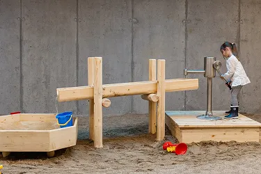Panoramatický výhled na jezero a mazurskou přírodu — Zalesie Mazury